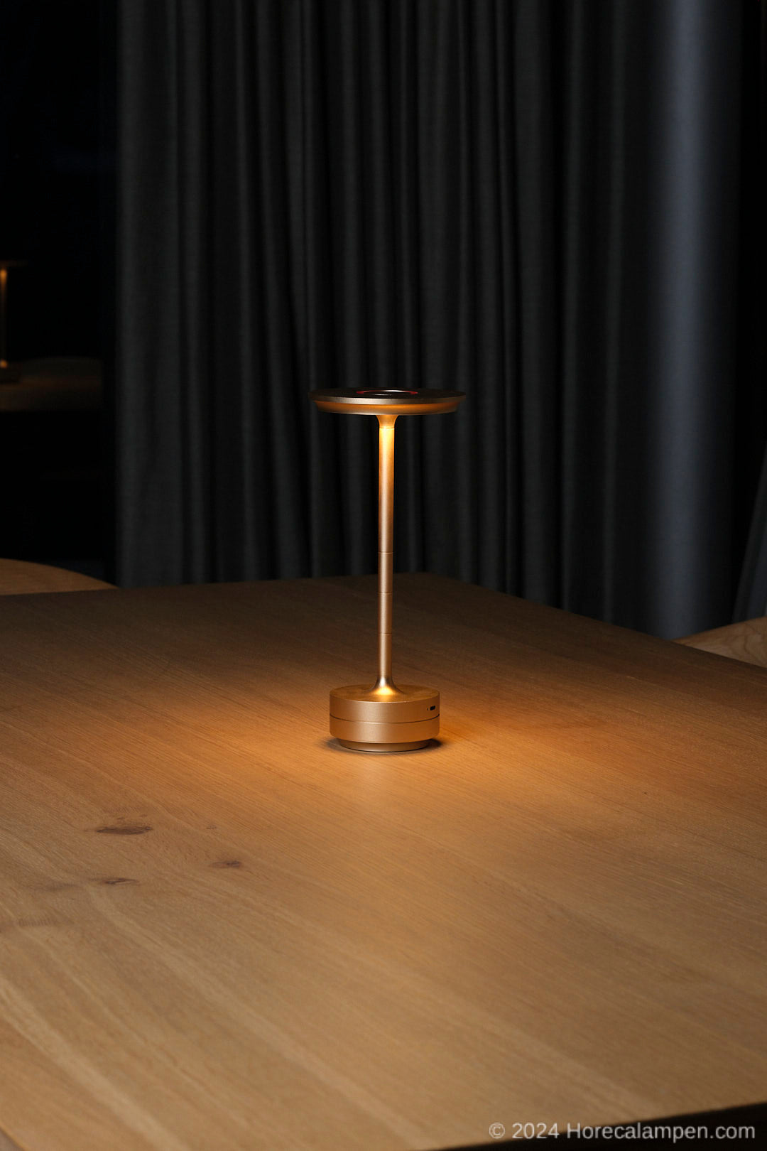 Ufo gold table lamp